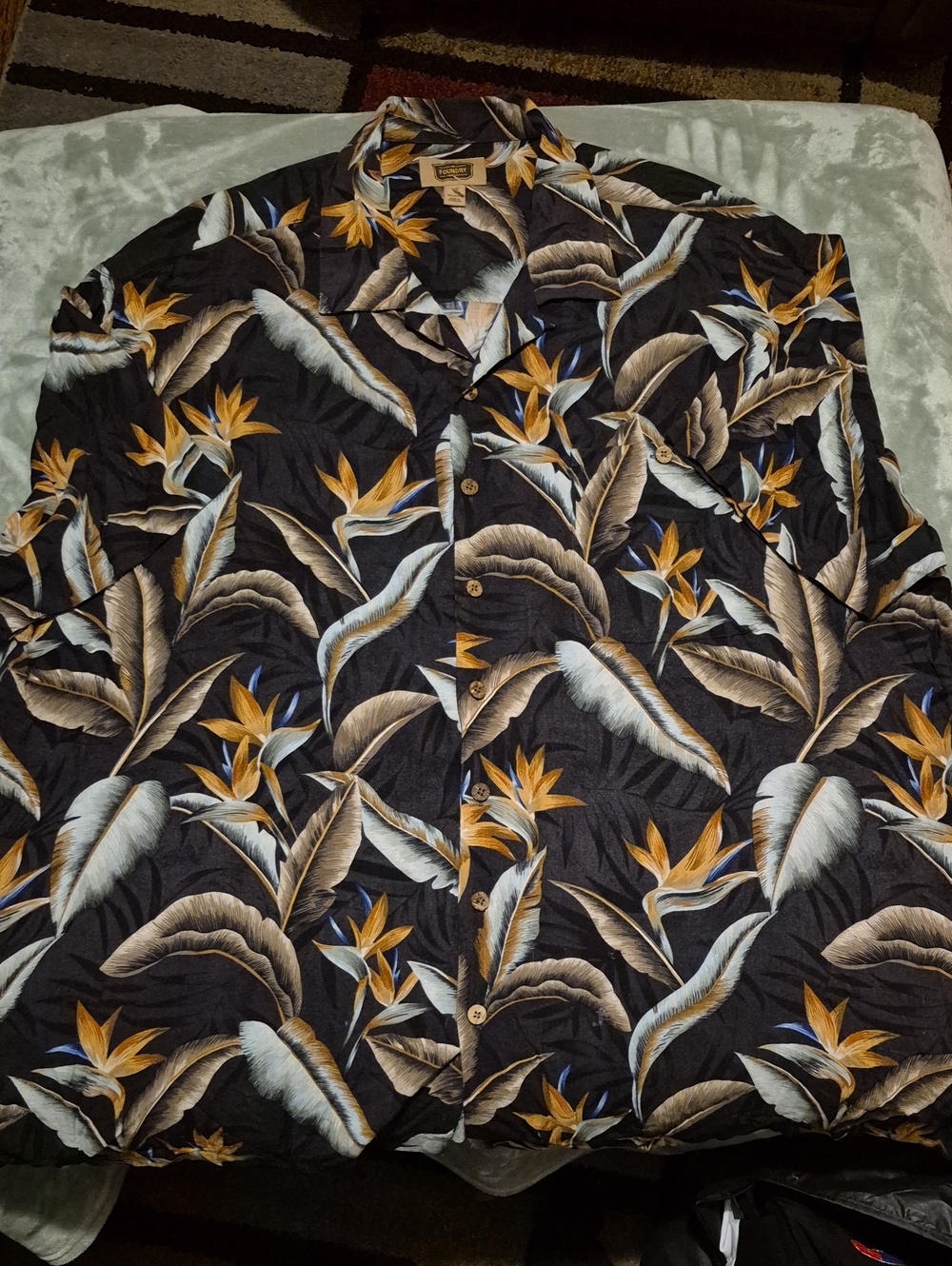 The Foundry Supply Co. Black Button-Down Shirt with Yellow Floral Print Ptp31"
